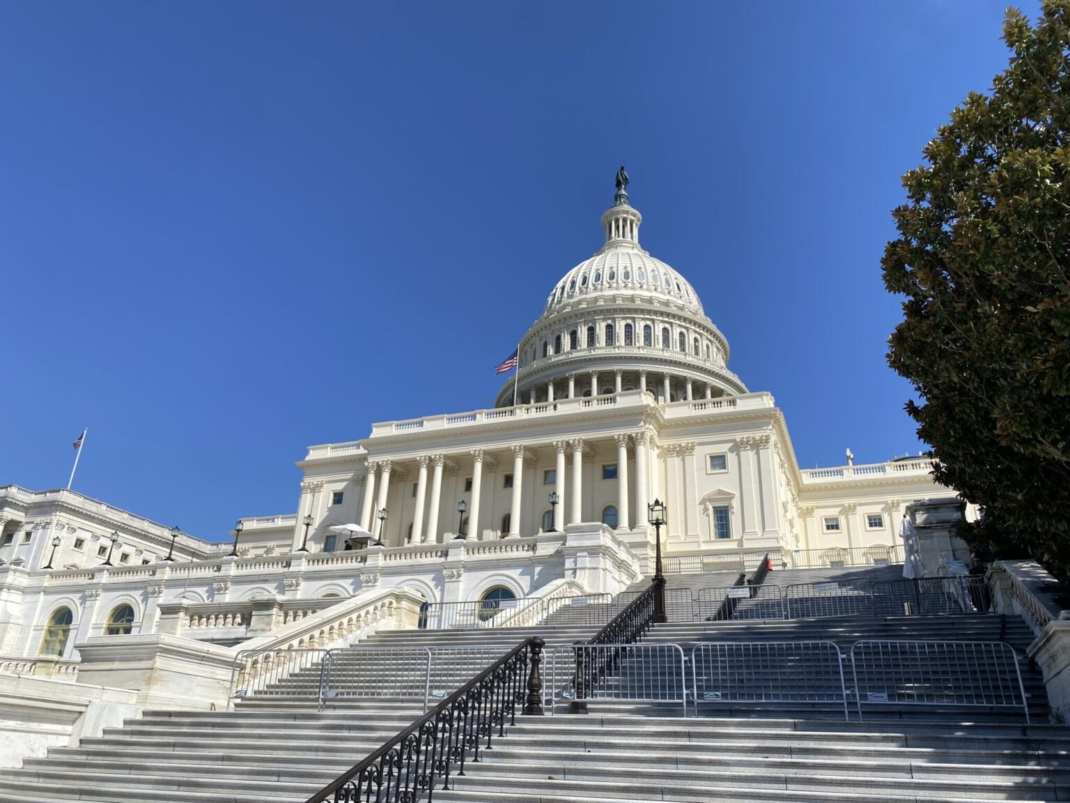 U.S. Federal Government Enters Partial Shutdown at Midnight
