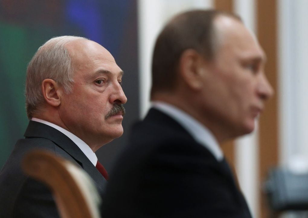 Lukashenko discusses survival strategies with Putin