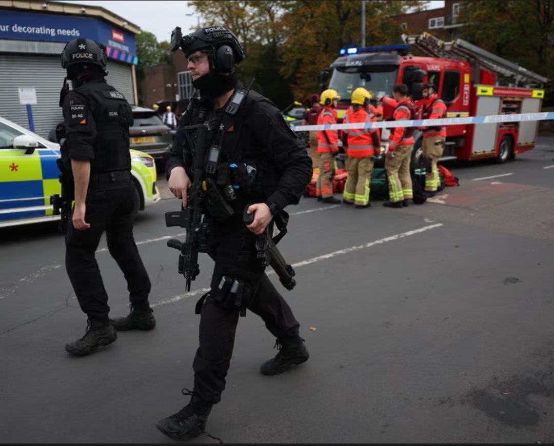 Four injured in car ramming and stabbing attack outside Etz Chaim Synagogue