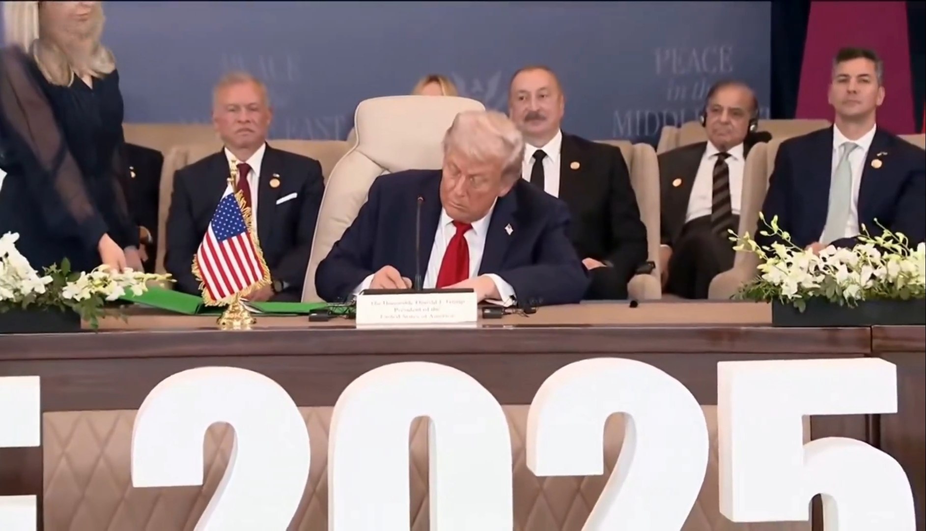 US President Donald Trump, Qatar, Türkiye and Egypt sign Gaza peace deal