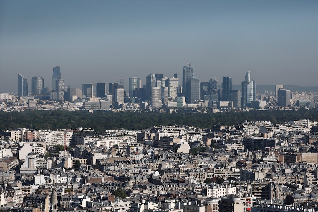 France's economy grows faster than expected in Q3 despite political turmoil