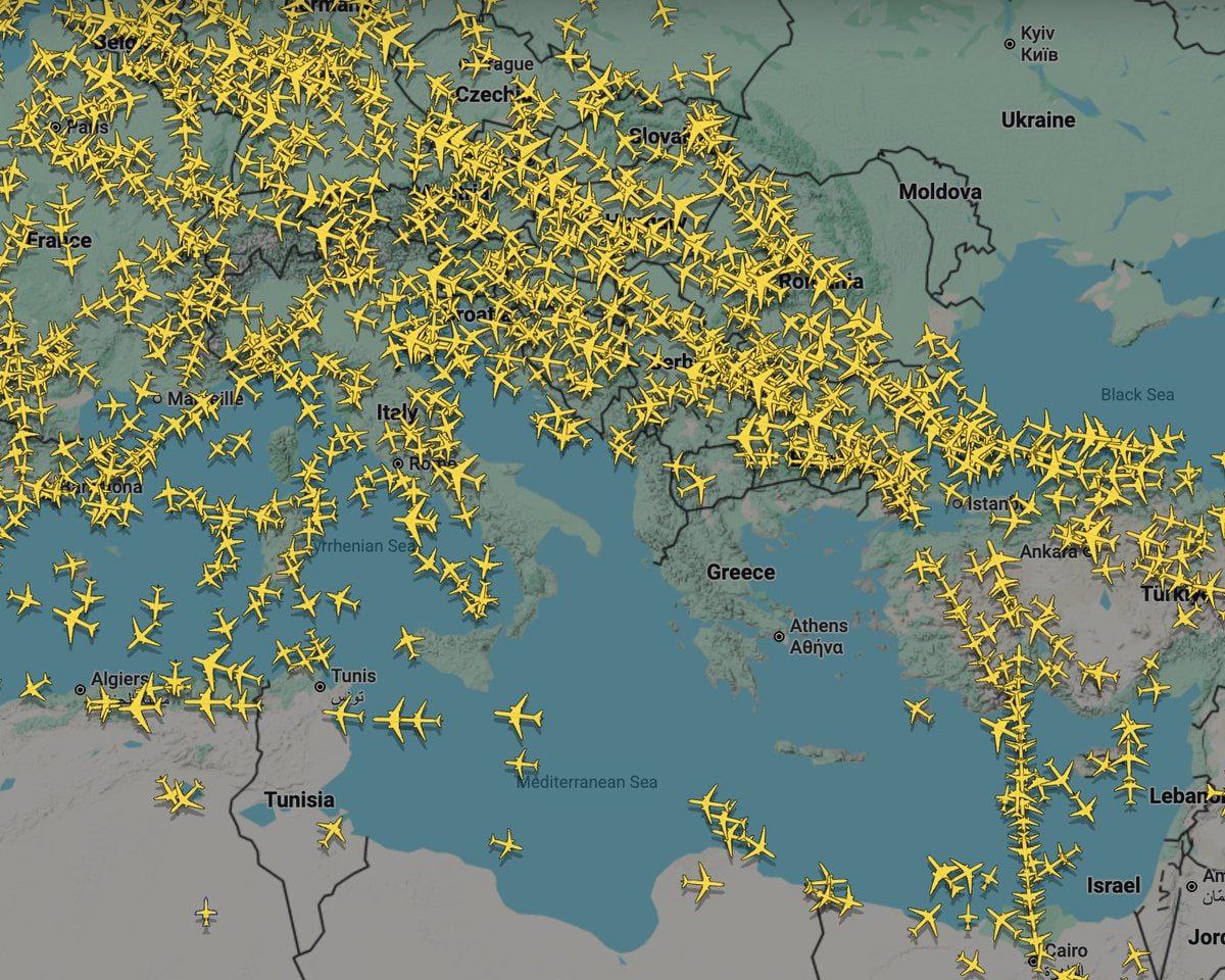 Greece closes airspace due to failure of communication systems