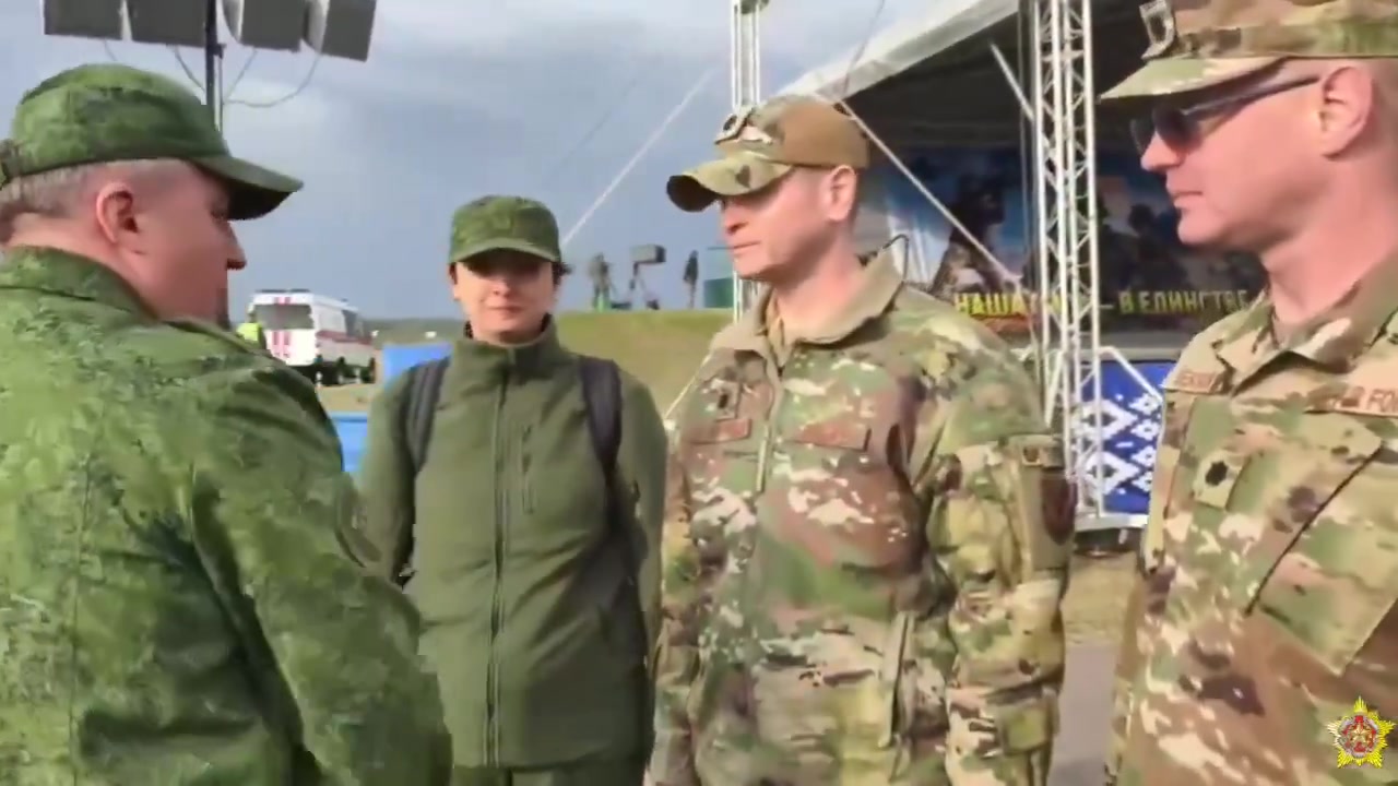 [Video] US officers meet Belarusian military personnel during Zapad 2025 war games