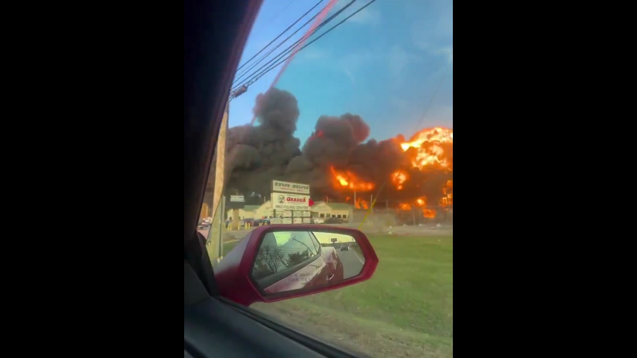 [Video] UPS plane crashes in Louisville, Kentucky; three crewmembers onboard