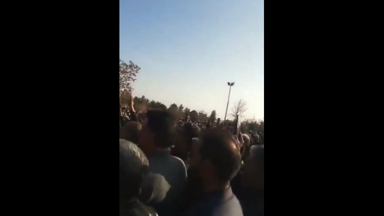 [Video] Massive crowd in Mashhad chants 'Long Live the Shah' at Khosro Alikordi's funeral