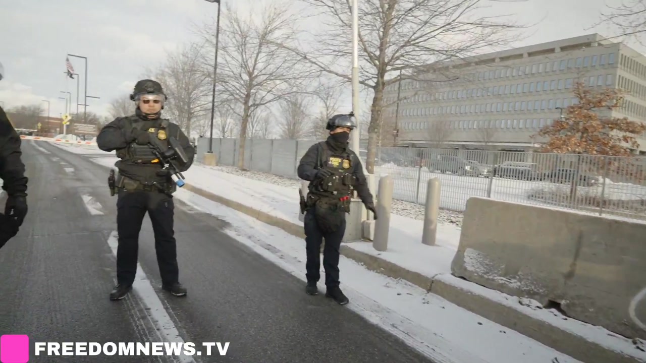 [Video] Ilhan Omar and state reps visit Whipple ICE processing center in Minneapolis