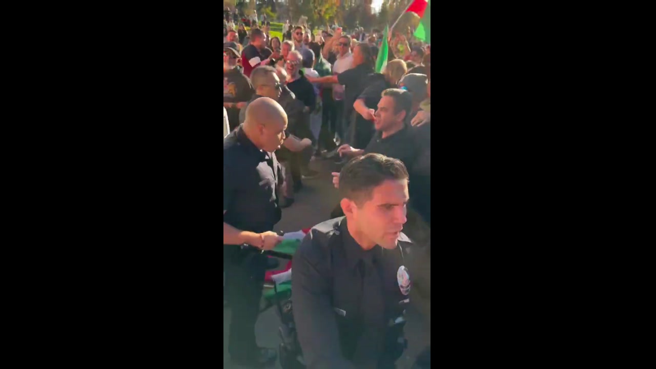 [Video] Protesters attempt to assault U-Haul driver at anti-regime march in LA