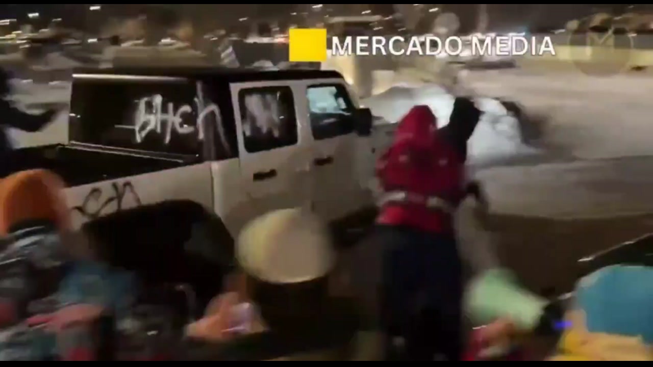 [Video] Vehicle carrying Nick Sortor and Cam Higby attacked by mob in Minneapolis